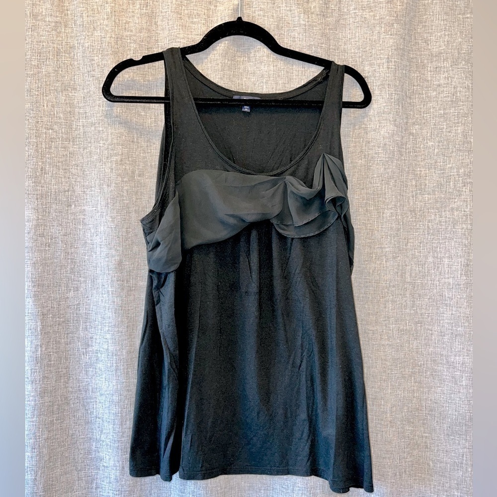 Gap Ruffle Front Tank XL - Picture 2 of 7